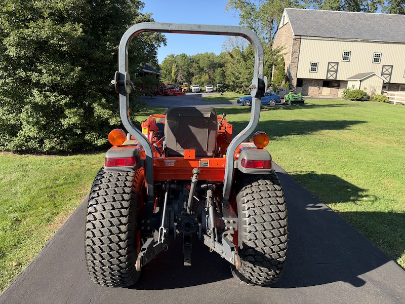 2001 Kubota Grand L3010 Tractor Loader - Image 18