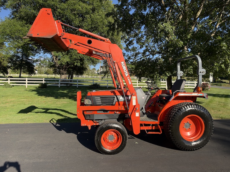 2001 Kubota Grand L3010 Tractor Loader - Image 21