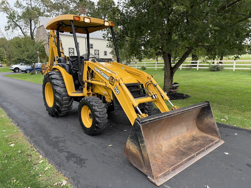 2004 John Deere 110 Tractor Loader Backhoe - Image 4