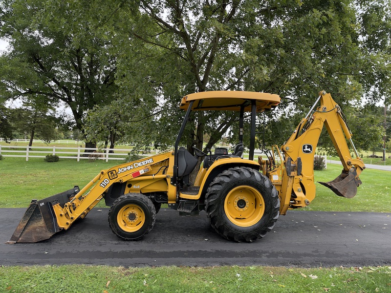 2004 John Deere 110 Tractor Loader Backhoe - Image 17