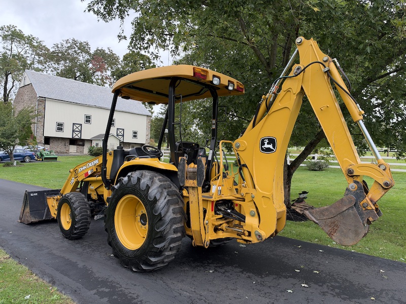 2004 John Deere 110 Tractor Loader Backhoe - Image 22