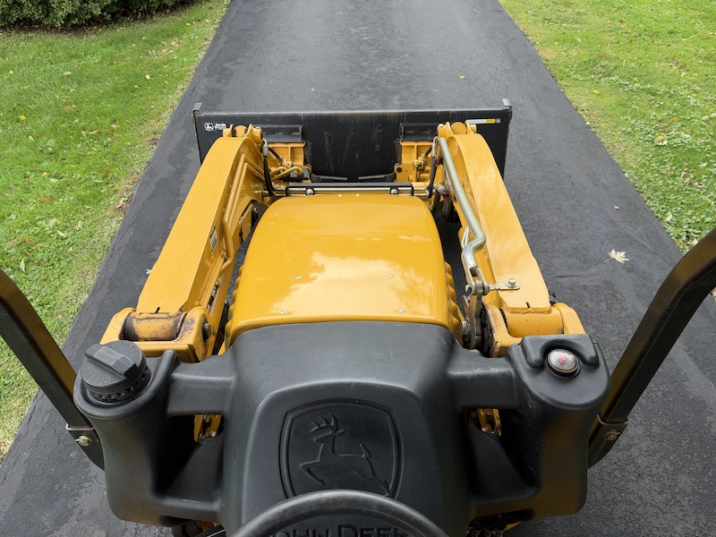 2004 John Deere 110 Tractor Loader Backhoe - Image 34