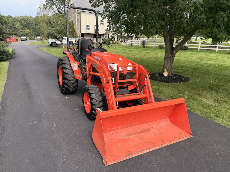 2013 Kubota B3300 Tractor Loader - Image 4