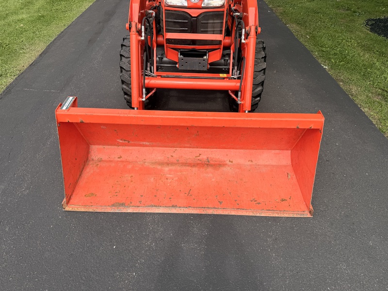 2013 Kubota B3300 Tractor Loader - Image 6