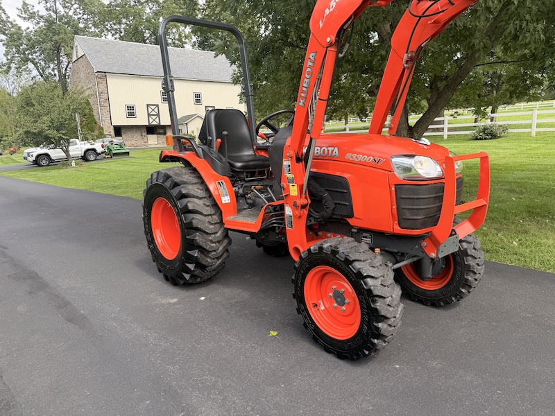 2013 Kubota B3300 Tractor Loader - Image 13