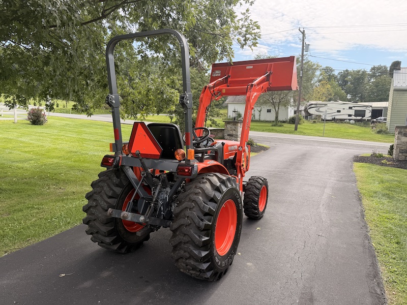 2013 Kubota B3300 Tractor Loader - Image 14