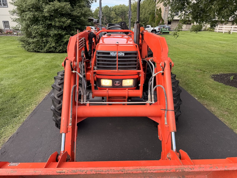 2003 Kubota M4900 Tractor Loader - Image 8
