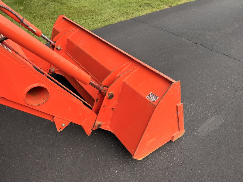 2003 Kubota M4900 Tractor Loader - Image 9