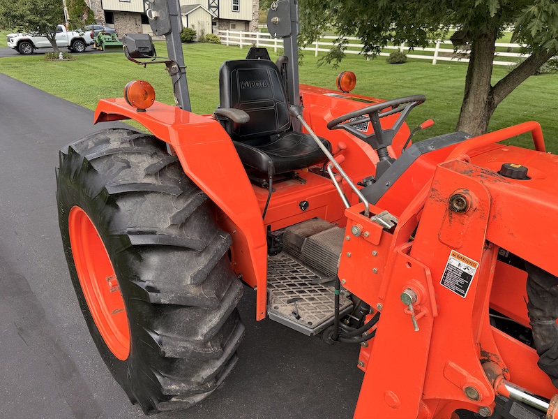 2003 Kubota M4900 Tractor Loader - Image 11