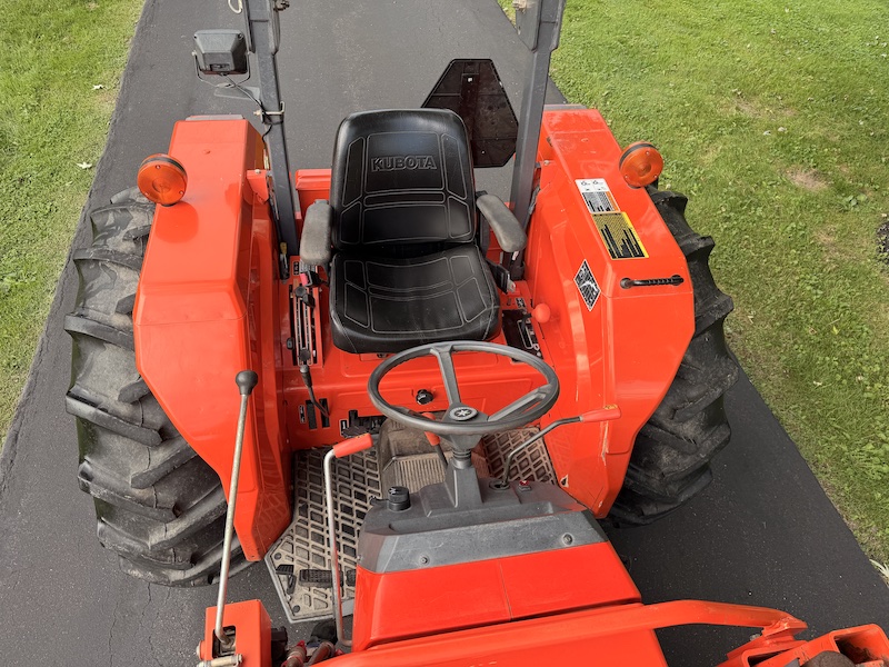 2003 Kubota M4900 Tractor Loader - Image 16