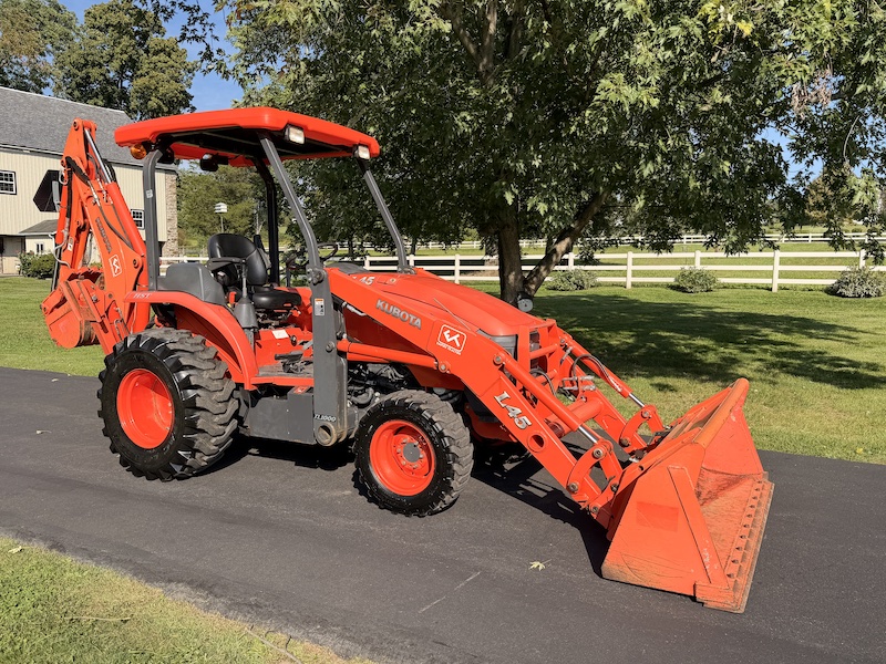 2010 Kubota L45 Tractor Loader Backhoe - Image 3