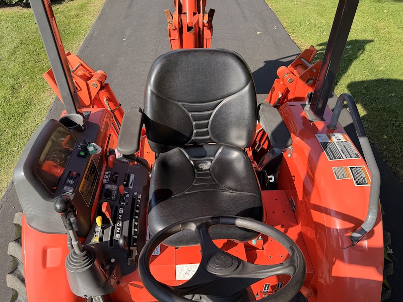 2010 Kubota L45 Tractor Loader Backhoe - Image 11