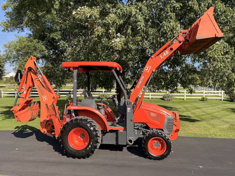 2010 Kubota L45 Tractor Loader Backhoe - Image 12