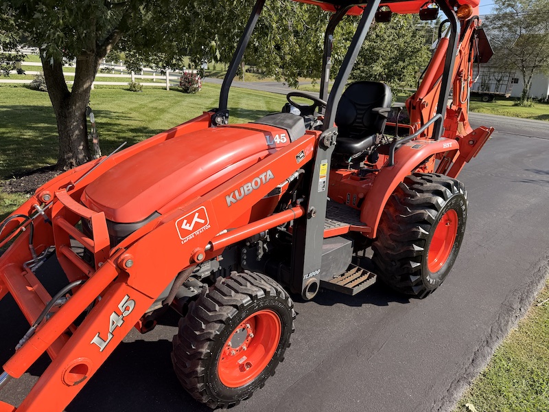 2010 Kubota L45 Tractor Loader Backhoe - Image 23