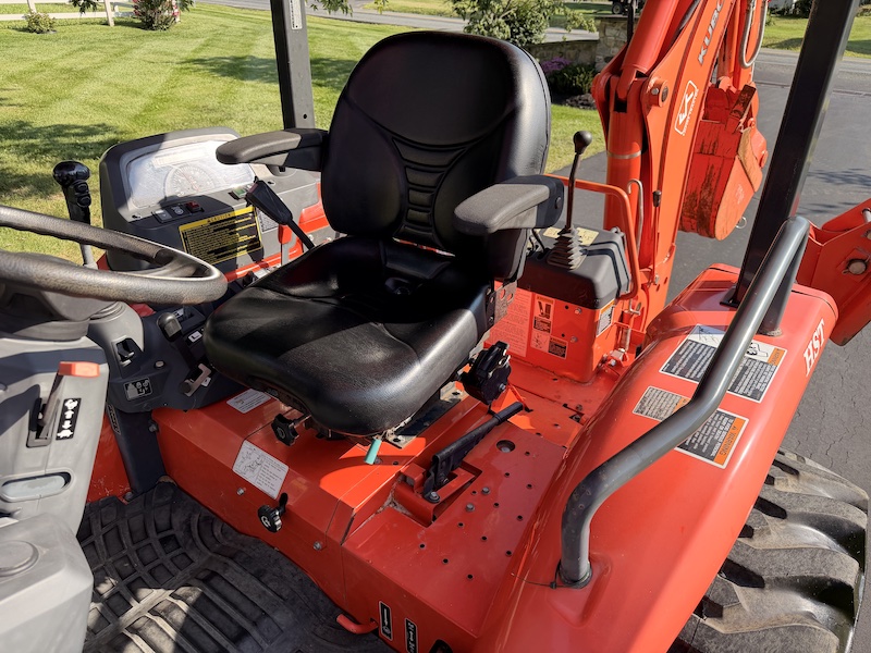 2010 Kubota L45 Tractor Loader Backhoe - Image 30